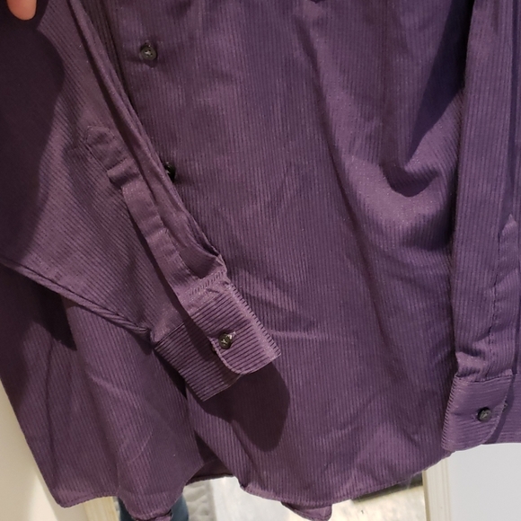 Sale Item: Van Heusen long sleeve dress shirt - Picture 8 of 8